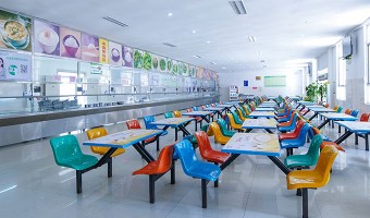 行业资讯-江门市德宇餐饮管理服务有限公司-大型工厂如何选择正规靠谱的食堂承包商？
